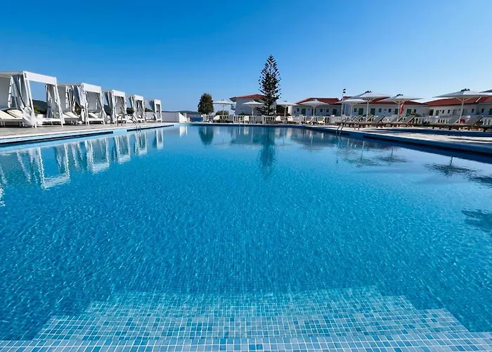 Sirenes Beach Resort Mykali